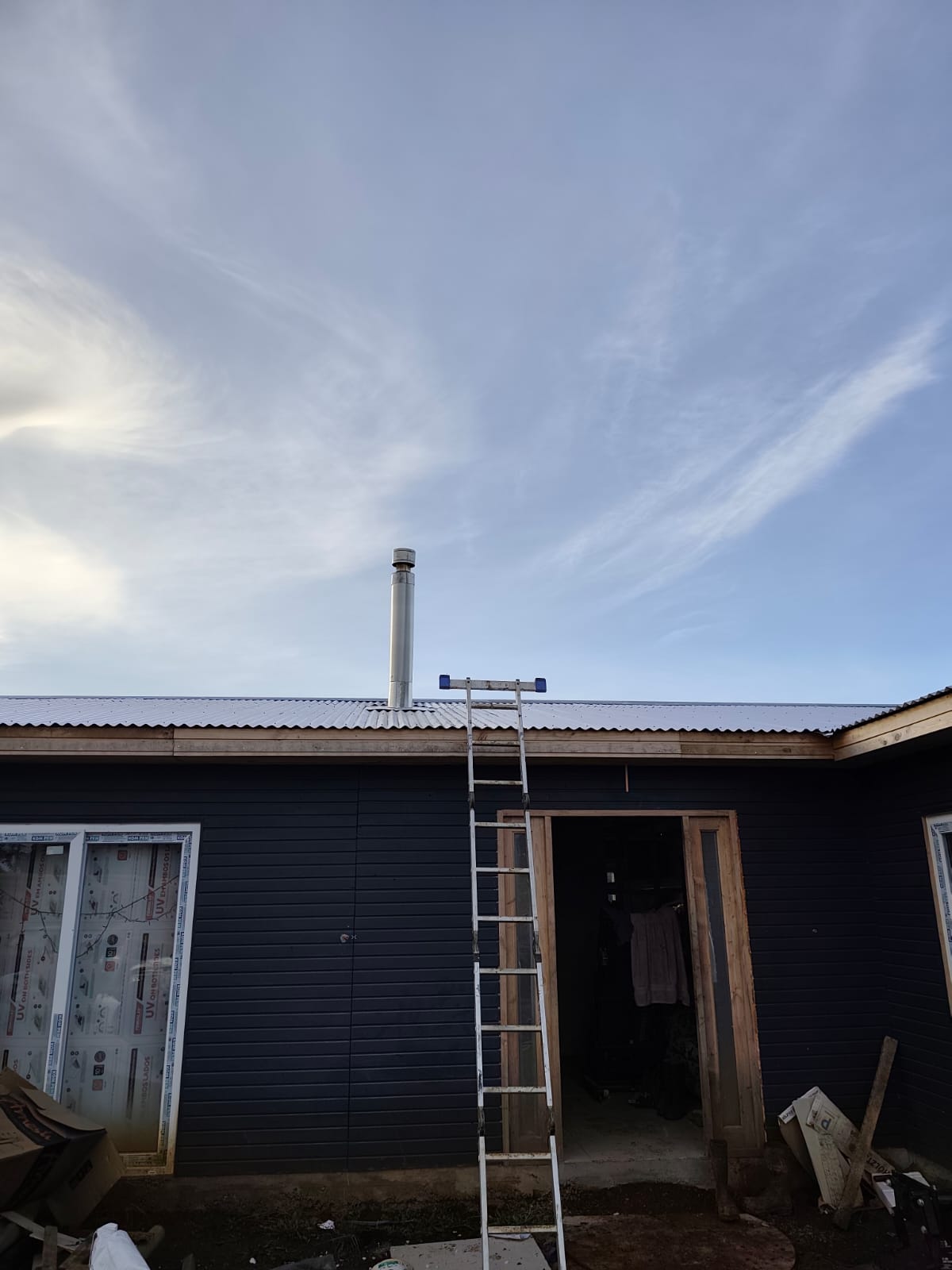 Instalacion de chimenea en techo