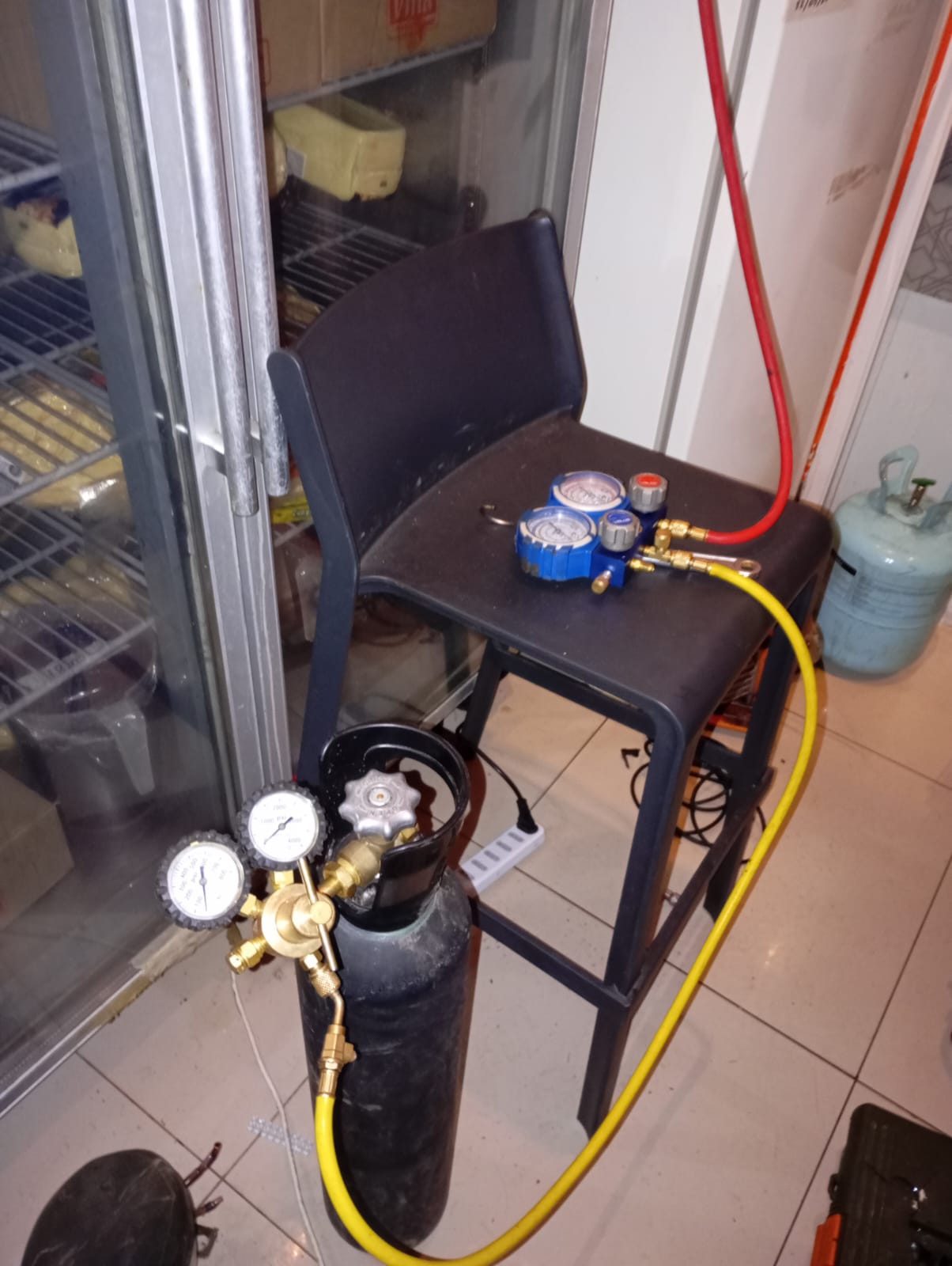 Recarga vitrina de bebidas